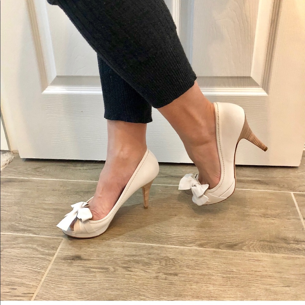 Miu Miu Nappa Aviator in Bianco pumps
